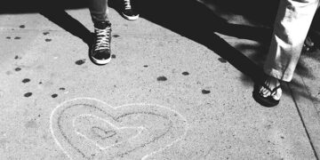 Maladie cardiovasculaire : Marcher plus de 6 000 pas par jour peut réduire le risque pour les personnes âgées