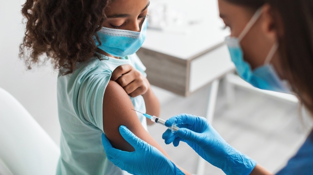 Study: Reported rates of all-cause serious adverse events following immunization with BNT-162b in 5–17-year-old children in the United States. Image Credit: Prostock-studio / Shutterstock.com
