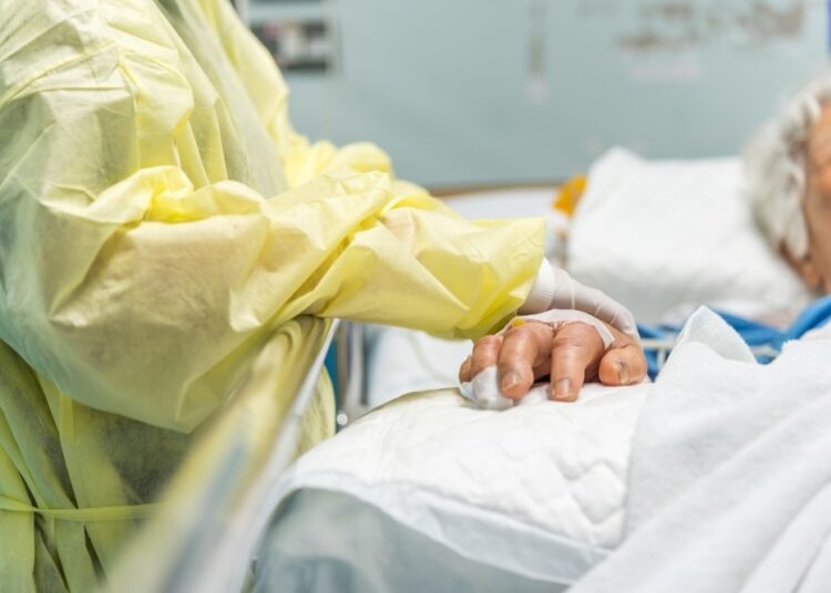 Study: Estimation of the Number of RSV-Associated Hospitalisations in Adults in the European Union. Image Credit: PongMoji / Shutterstock.com