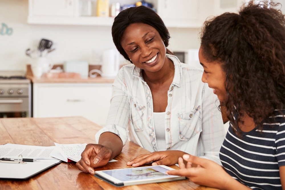 Study: Associations Between Mother-Adolescent and Father-Adolescent Relationships and Young Adult Health. Image Credit: Monkey Business Images / Shutterstock.com
