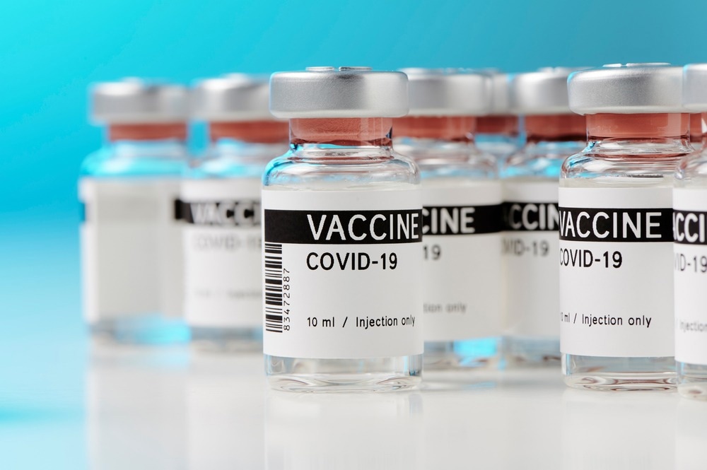 Study: Robust SARS-CoV-2 T cell responses with common TCRαβ motifs towards COVID-19 vaccines in haematological malignancy patients impacting B cell immunity. Image Credit: M-Foto/Shutterstock