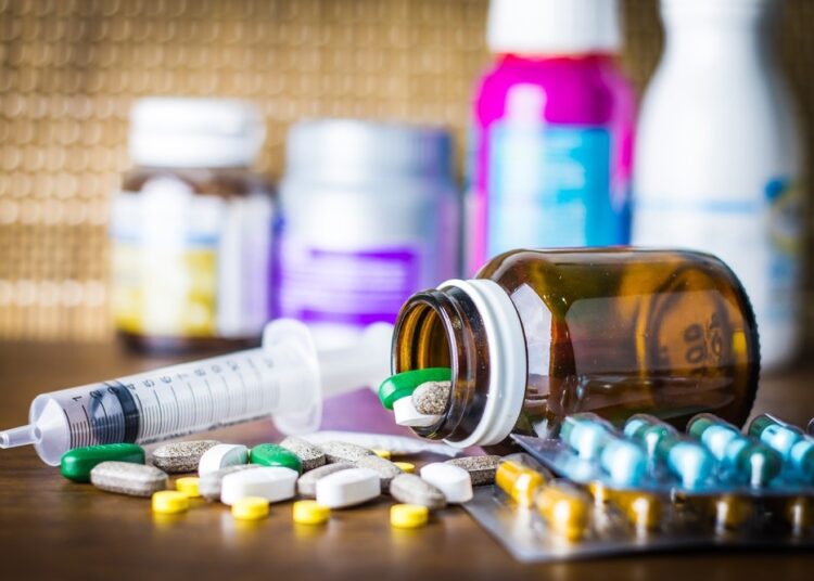 Study: Comparison of a short versus long-course antibiotic therapy for ventilator-associated pneumonia: a systematic review and meta-analysis of randomized controlled trials. Image Credit: Adul10/Shutterstock