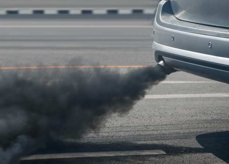 Study: Long-Term Exposure to Air Pollution and COVID-19 Vaccine Antibody Response in a General Population Cohort (COVICAT Study, Catalonia). Image Credit: Toa55 / Shutterstock