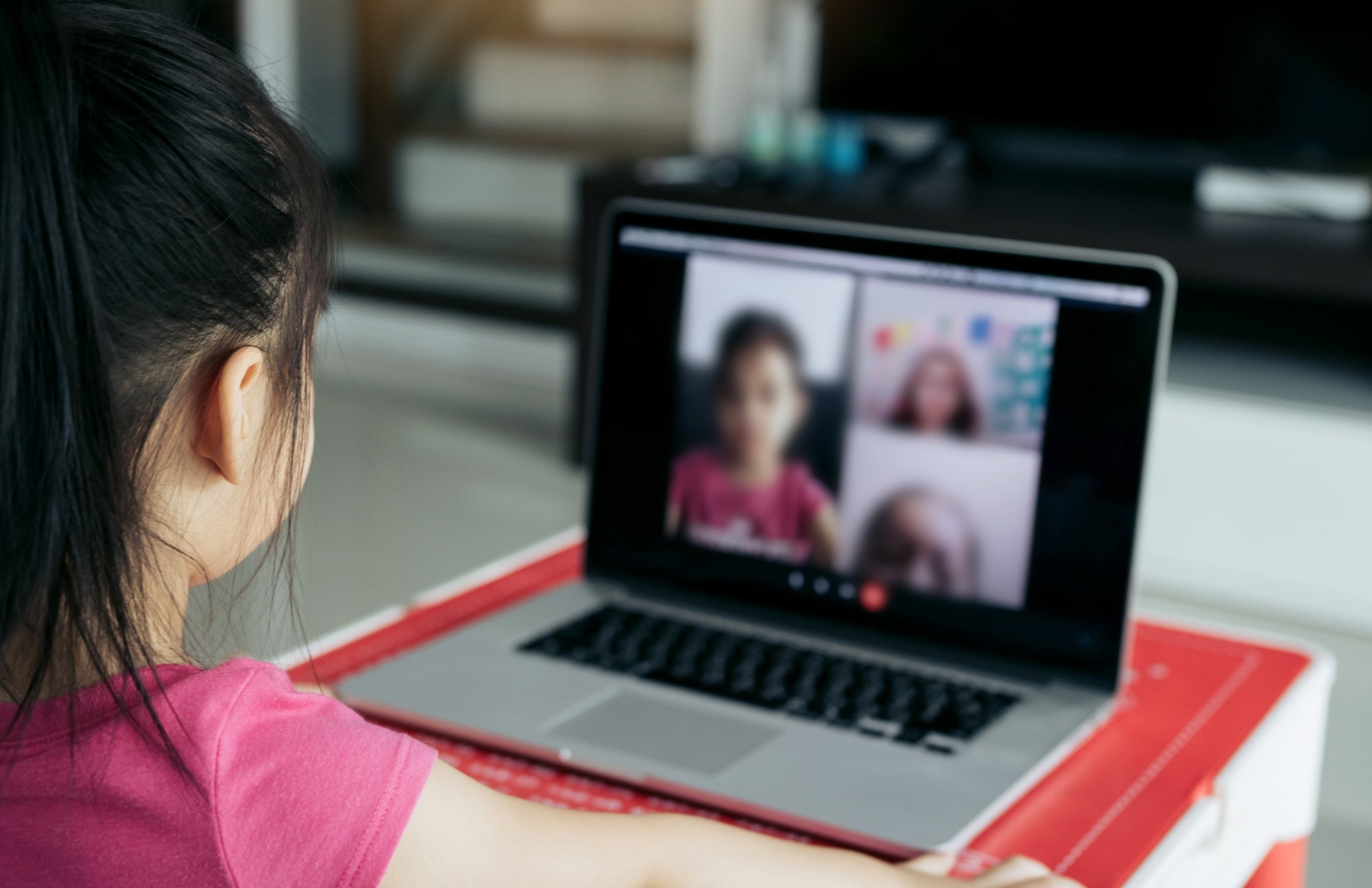 Study: Association of In-person vs Virtual Education With Community COVID-19 Case Incidence Following School Reopenings in the First Year of the COVID-19 Pandemic. Image Credit: wutzkohphoto/Shutterstock.com