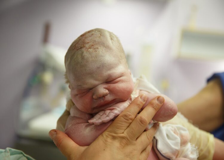 Study: Birth Weight Moderates the Association Between Obesity and Mortality Rate. Image Credit: zlikovec / Shutterstock