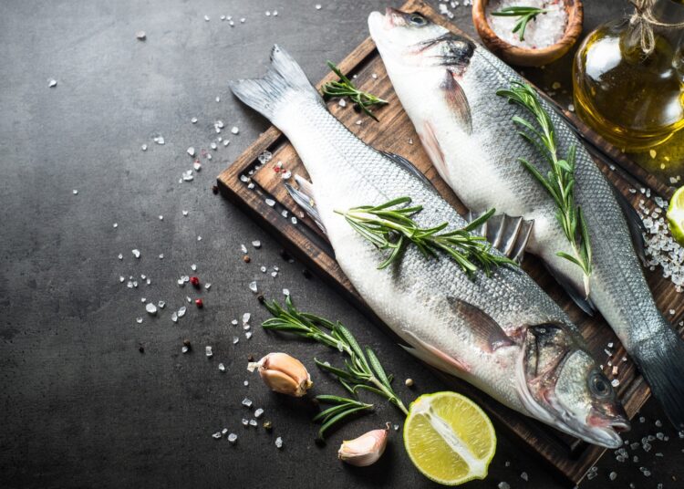 Study: High fish intake rich in n-3 polyunsaturated fatty acids reduces cardiovascular disease incidence in healthy adults: The ATTICA cohort study (2002-2022). Image Credit: nadianb/Shutterstock.com