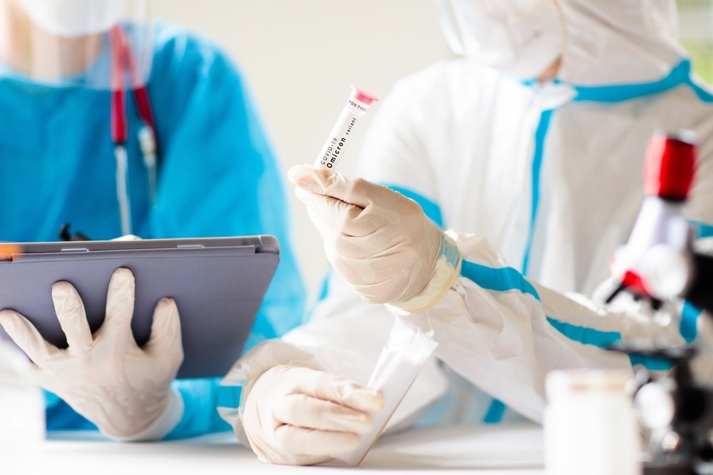 Study: Potent, omicron-neutralizing antibodies isolated from a patient vaccinated 6 months before omicron emergence. Image Credit: FamVeld/Shutterstock.com