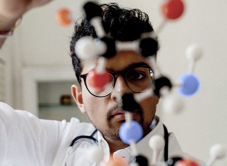 Maladie d'Alzheimer : comment une molécule de sucre peut aider à un diagnostic et à un traitement plus précoces