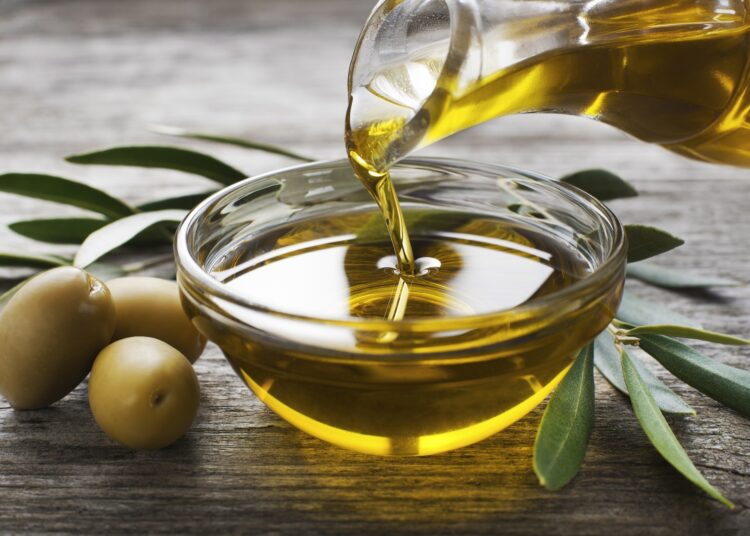 Study: The Benefits of Olive Oil for Skin Health: Study on the Effect of Hydroxytyrosol, Tyrosol, and Oleocanthal on Human Fibroblasts. Image Credit: DUSANZIDAR/Shutterstock.com