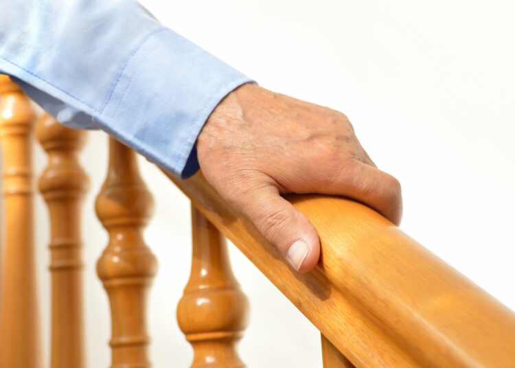 Study: Risk factors and vectors for SARS-CoV-2 household transmission: a prospective, longitudinal cohort study. Image Credit: cunaplus / Shutterstock