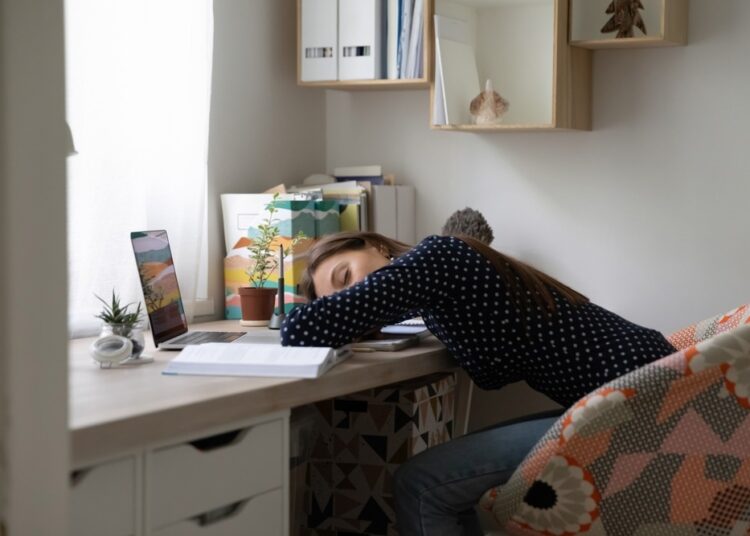 Study: Prevalence and Characteristics Associated With Post–COVID-19 Condition Among Nonhospitalized Adolescents and Young Adults. Image Credit: fizkes/Shutterstock.com