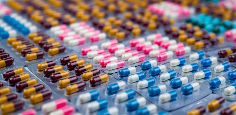 Study: Global antimicrobial-resistance drivers: an ecological country-level study at the human–animal interface. Image Credit: Fahroni/Shutterstock.com