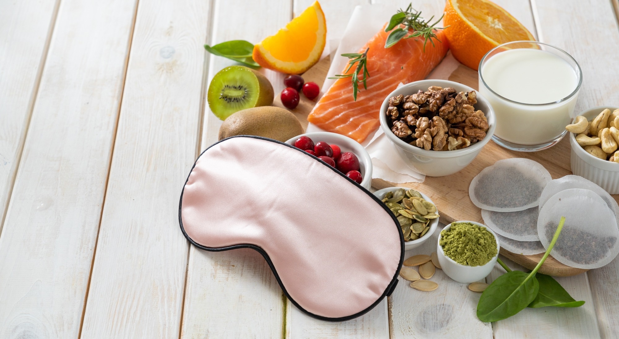 Study: The interrelationship between sleep, diet, and glucose metabolism. Image Credit: OleksandraNaumenko/Shutterstock.com