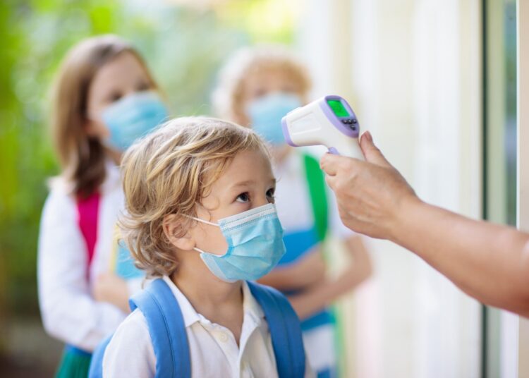 Study: Viral persistence in children infected with SARS-CoV-2: current evidence and future research strategies. Image Credit: FamVeld/Shutterstock.com
