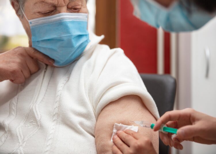Study: Effectiveness of Up-to-Date COVID-19 Vaccination in Preventing SARS-CoV-2 Infection Among Nursing Home Residents — United States, November 20, 2022–January 8, 2023. Image Credit: MiriamDoerrMartinFrommherz/Shutterstock.com