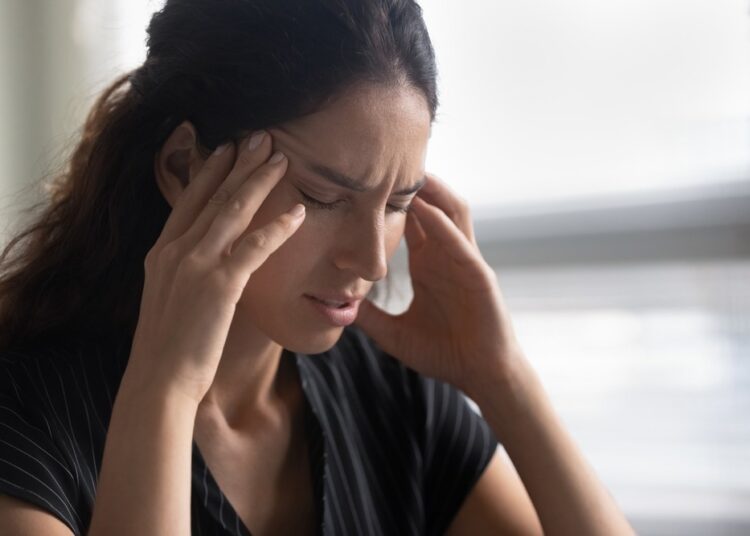 Study: COVID-19 symptom load as a risk factor for chronic pain: A national cross-sectional study. Image Credit: fizkes/Shuuterstock.com