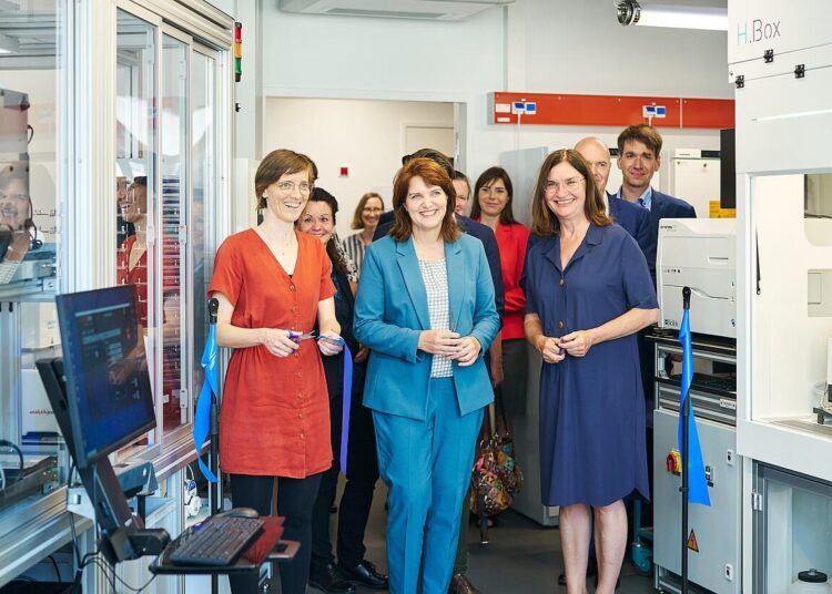 Leibniz-HKI and Analytik Jena develop facility for automated testing of drug candidates