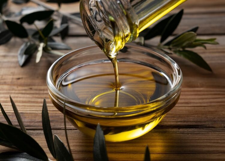 Study: Is Extra Virgin Olive Oil the Critical Ingredient Driving the Health Benefits of a Mediterranean Diet? A Narrative Review. Image Credit: masa44/Shutterstock.com