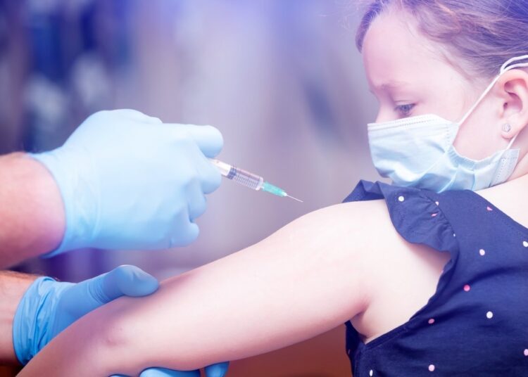 Study: Effects of COVID-19 vaccination and previous SARS-CoV-2 infection on omicron infection and severe outcomes in children under 12 years of age in the USA: an observational cohort study. Image Credit: Melinda Nagy/Shutterstock.com