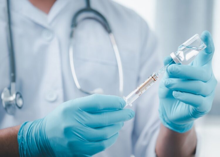 Study: Safety of simultaneous vaccination with COVID-19 vaccines in the Vaccine Safety Datalink. Image Credit: LookerStudio/Shutterstock.com