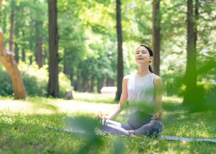 Study: Associations between residential greenspace exposure and mortality in 4 645 581 adults living in London, UK: a longitudinal study. Image Credit: metamorworks / Shutterstock.com