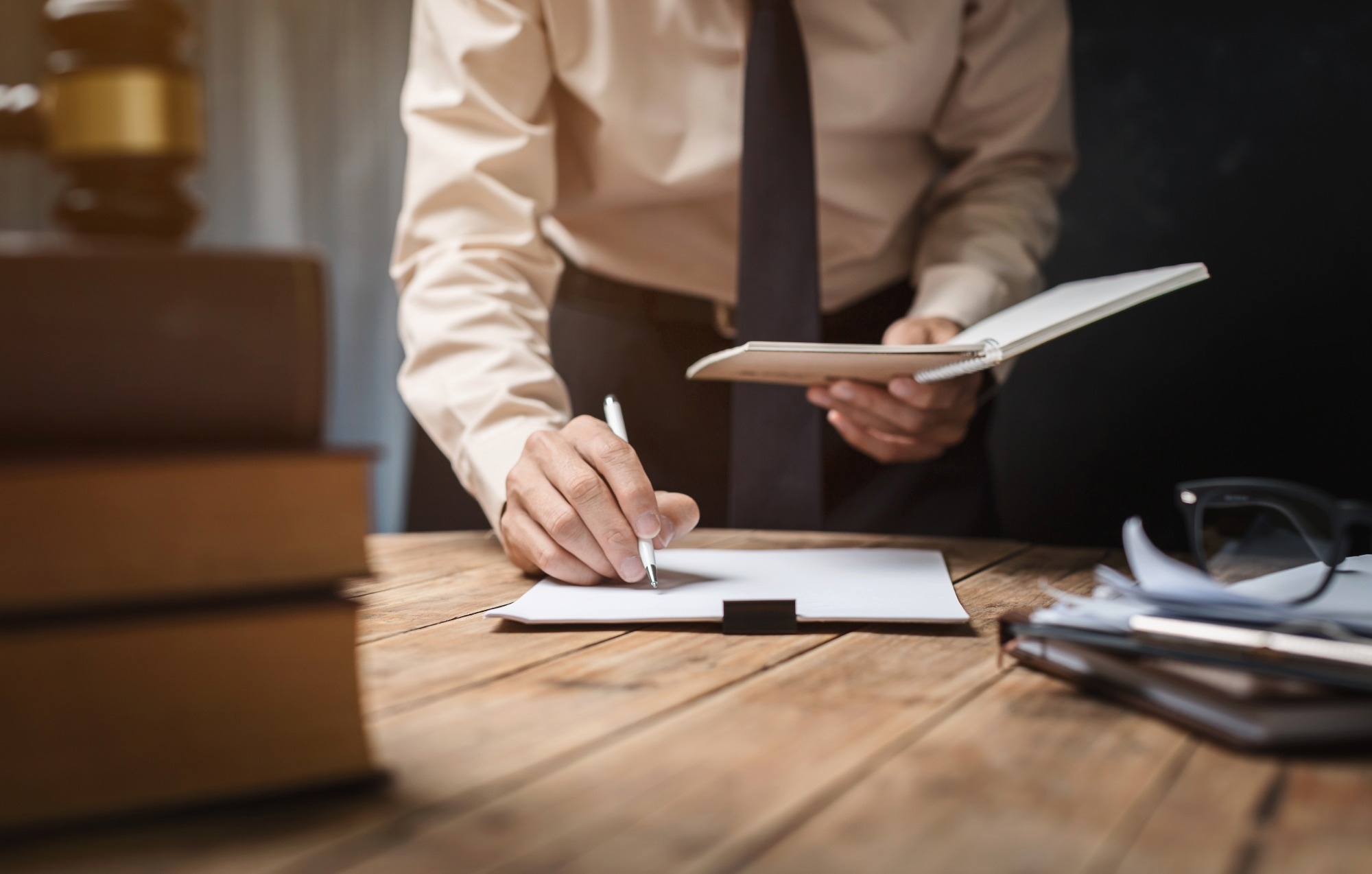 Study: Hard work, long hours, and Singaporean young adults’ health—A qualitative study. Image Credit: PanuShot / Shutterstock.com