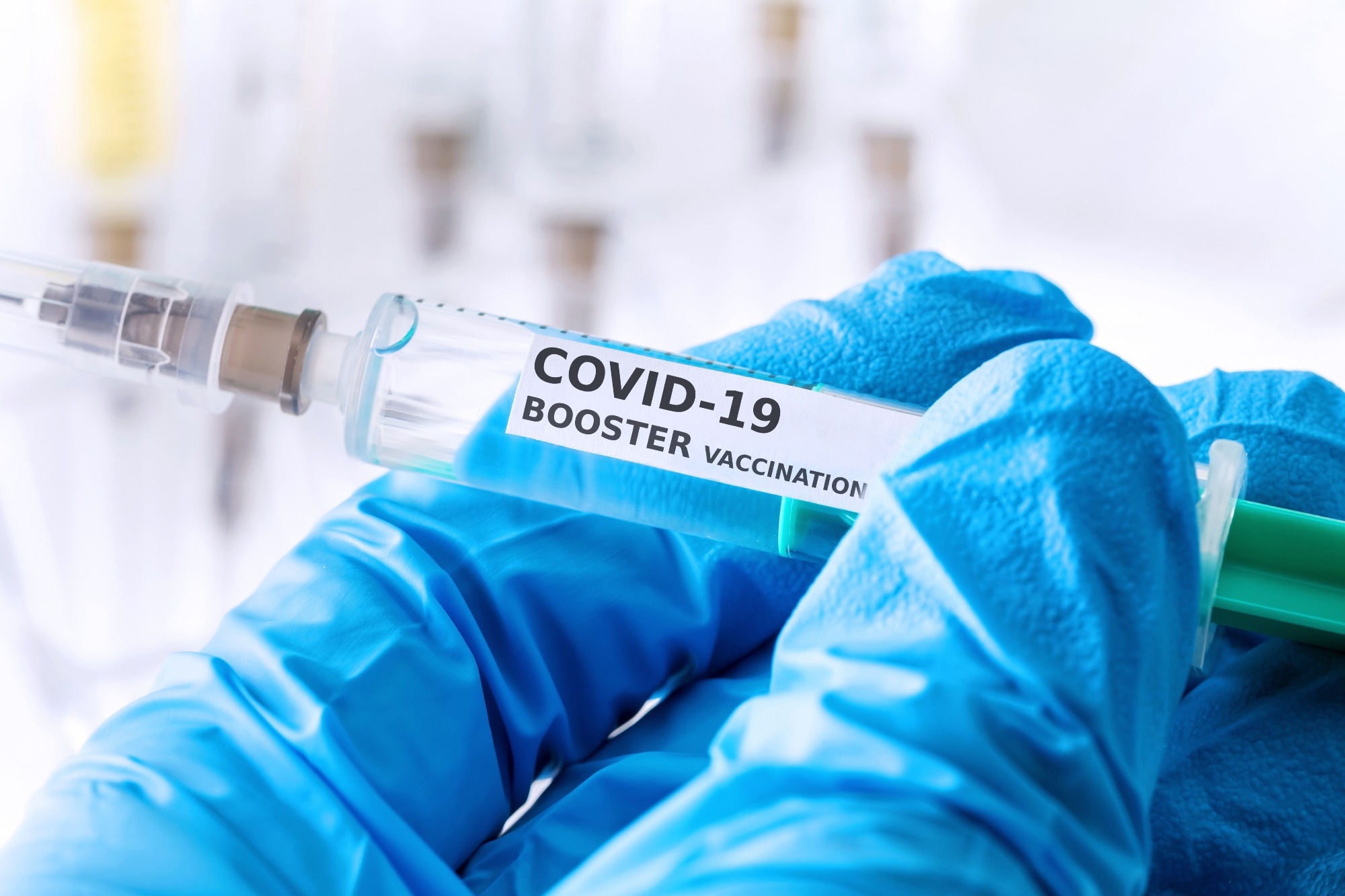 Study: The fourth vaccination with a non-SARS-CoV-2 variant adapted vaccine fails to increase the breadth of the humoral immune response. Image Credit: Tobias Arhelger/Shutterstock.com