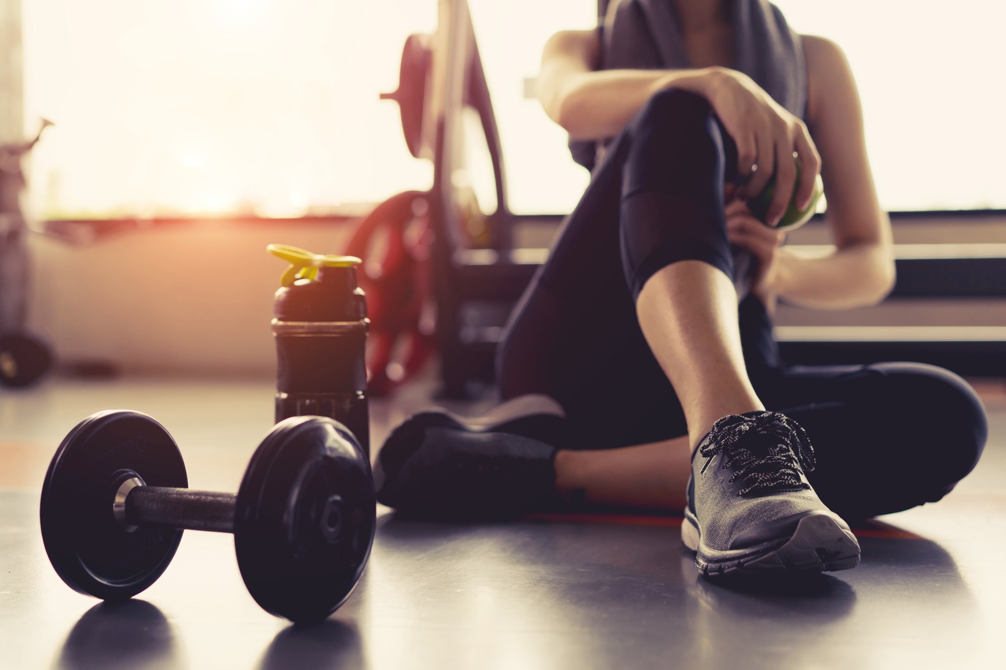 The brain structure, immunometabolic and genetic mechanisms underlying the association between lifestyle and depression