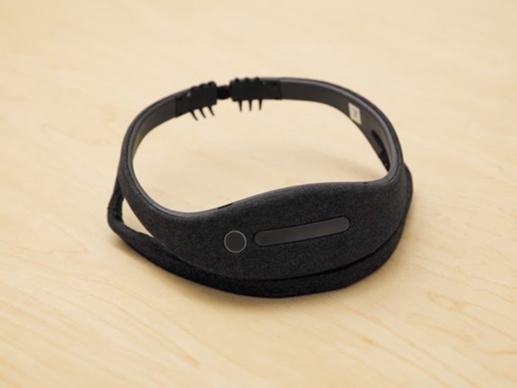 Un bandeau portable détecte les premiers stades de la maladie d'Alzheimer pendant votre sommeil