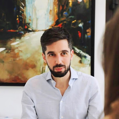 Dr Nicolas Correia