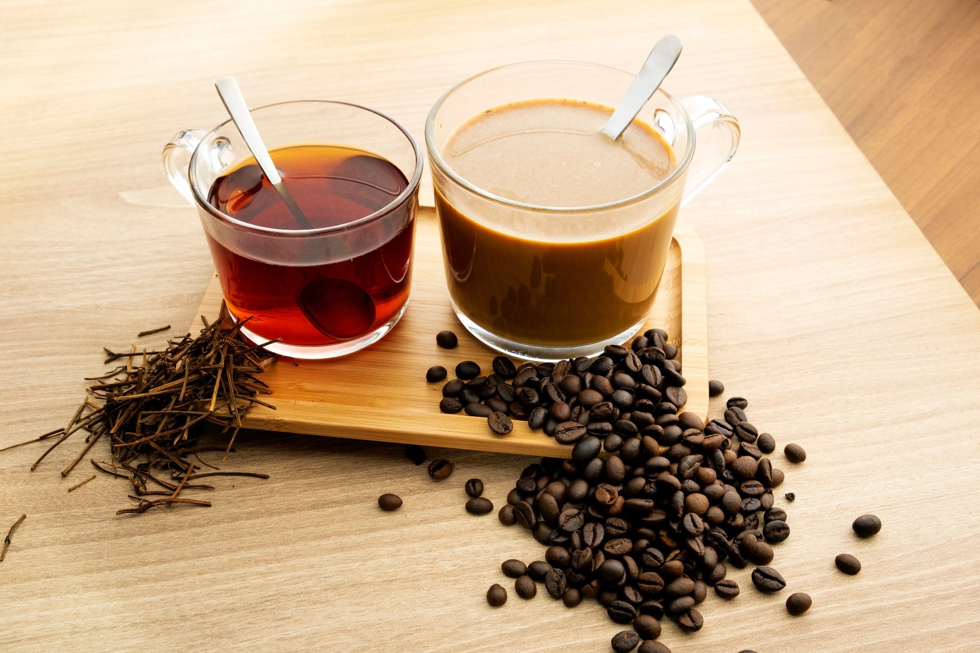 Use of sugar in coffee and tea and long-term risk of mortality in older adult Danish men: 32 years of follow-up from a prospective cohort study