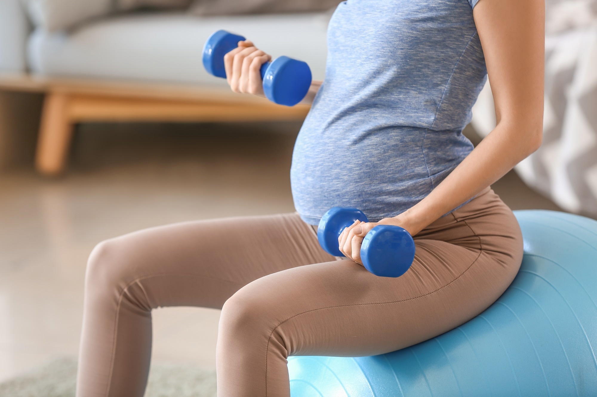 Study: Maternal physical activity affects yolk sac size and growth in early pregnancy, but girls and boys use different strategies. Image Credit: Pixel-Shot / Shutterstock.com
