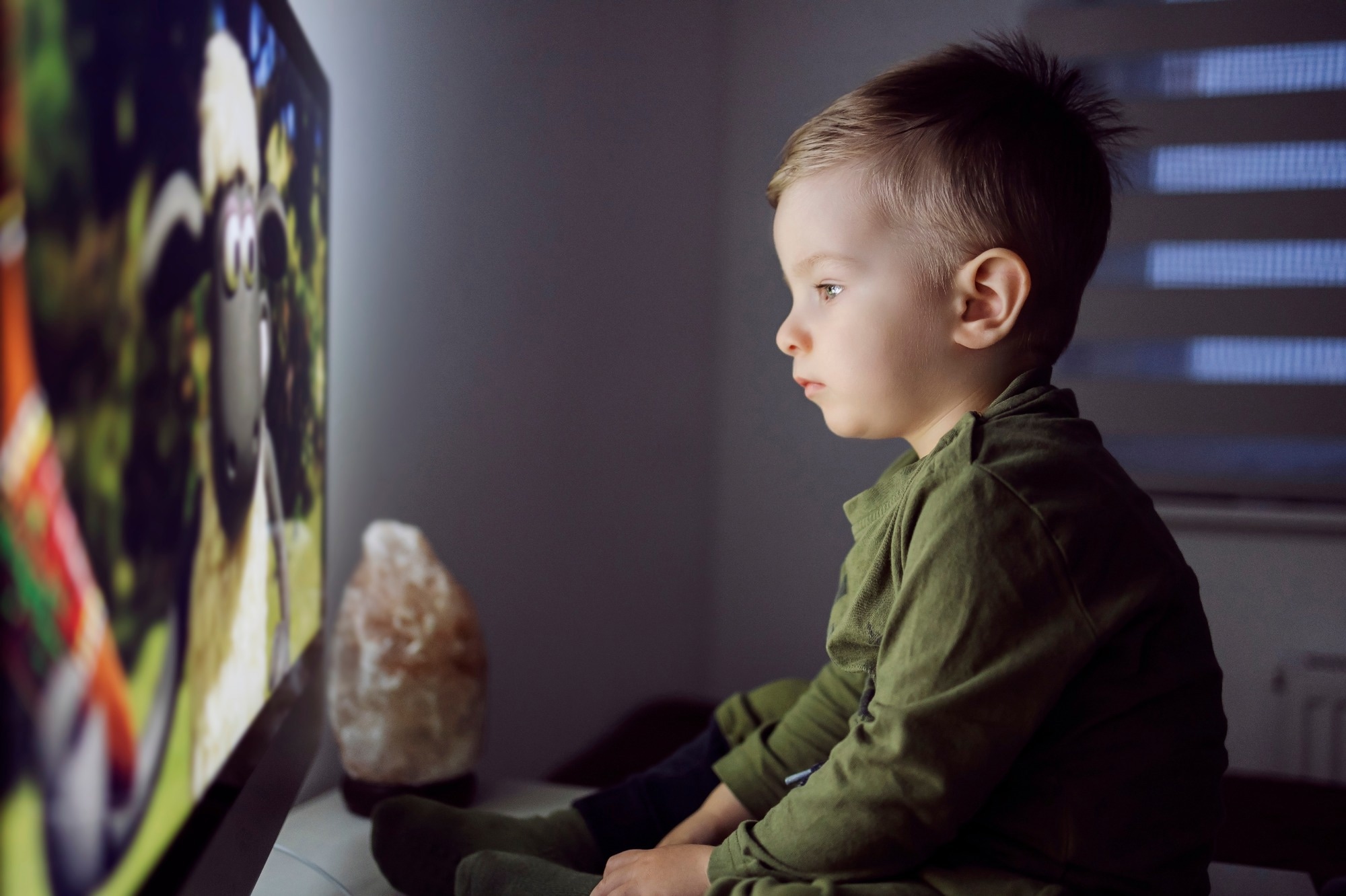 Temps d'écran pour les enfants : naviguer sur la corde raide numérique