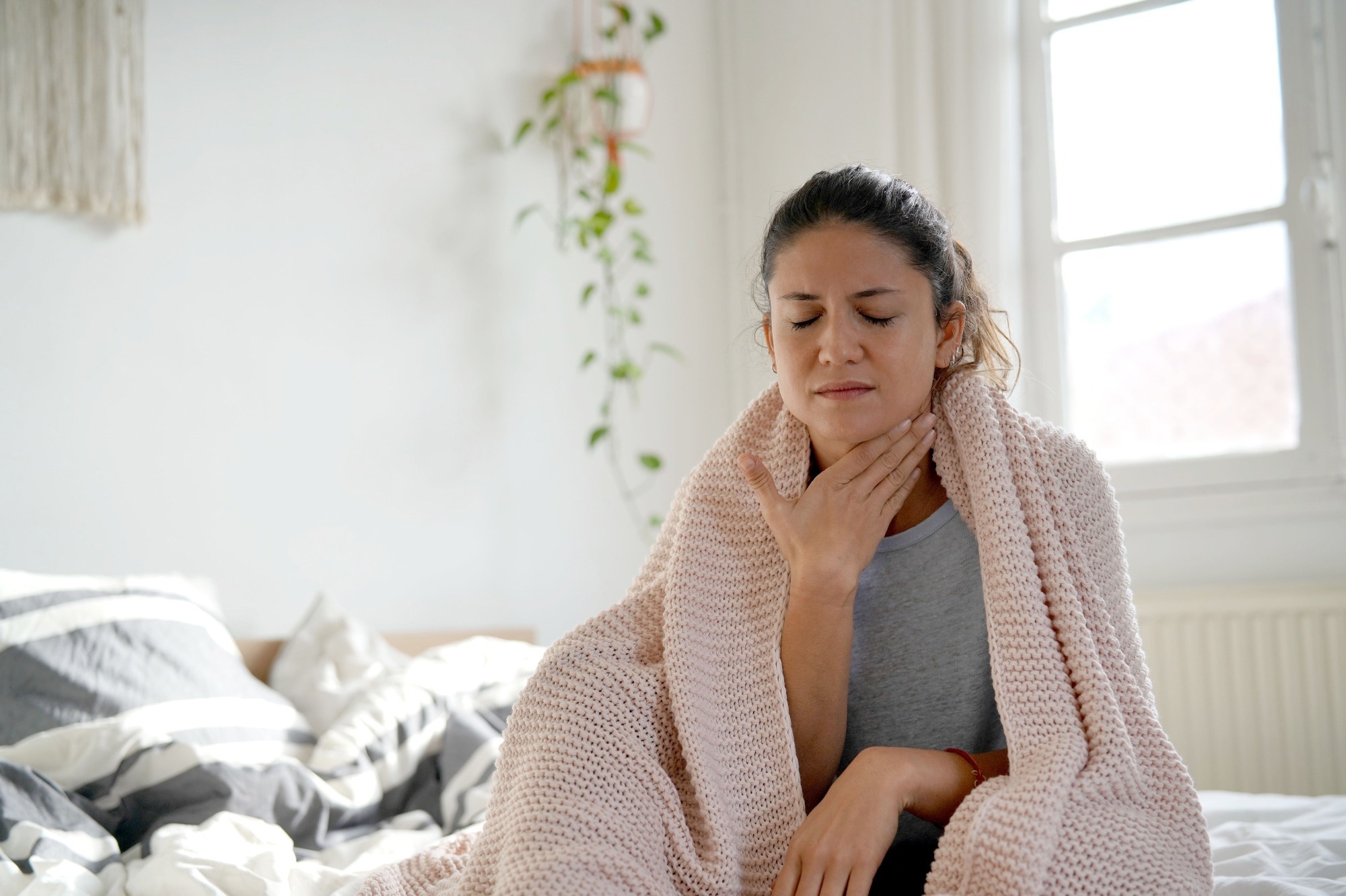 Study: Antibiotic consumption for sore throat and the potential effect of a vaccine against group A Streptococcus: a systematic review and modelling study. Image Credit: goodluz / Shutterstock.com