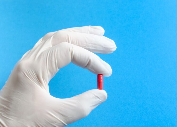 Study: Public Health Impact of Paxlovid as Treatment for COVID-19, United States. Image Credit: Dmitriy Prayzel / Shutterstock
