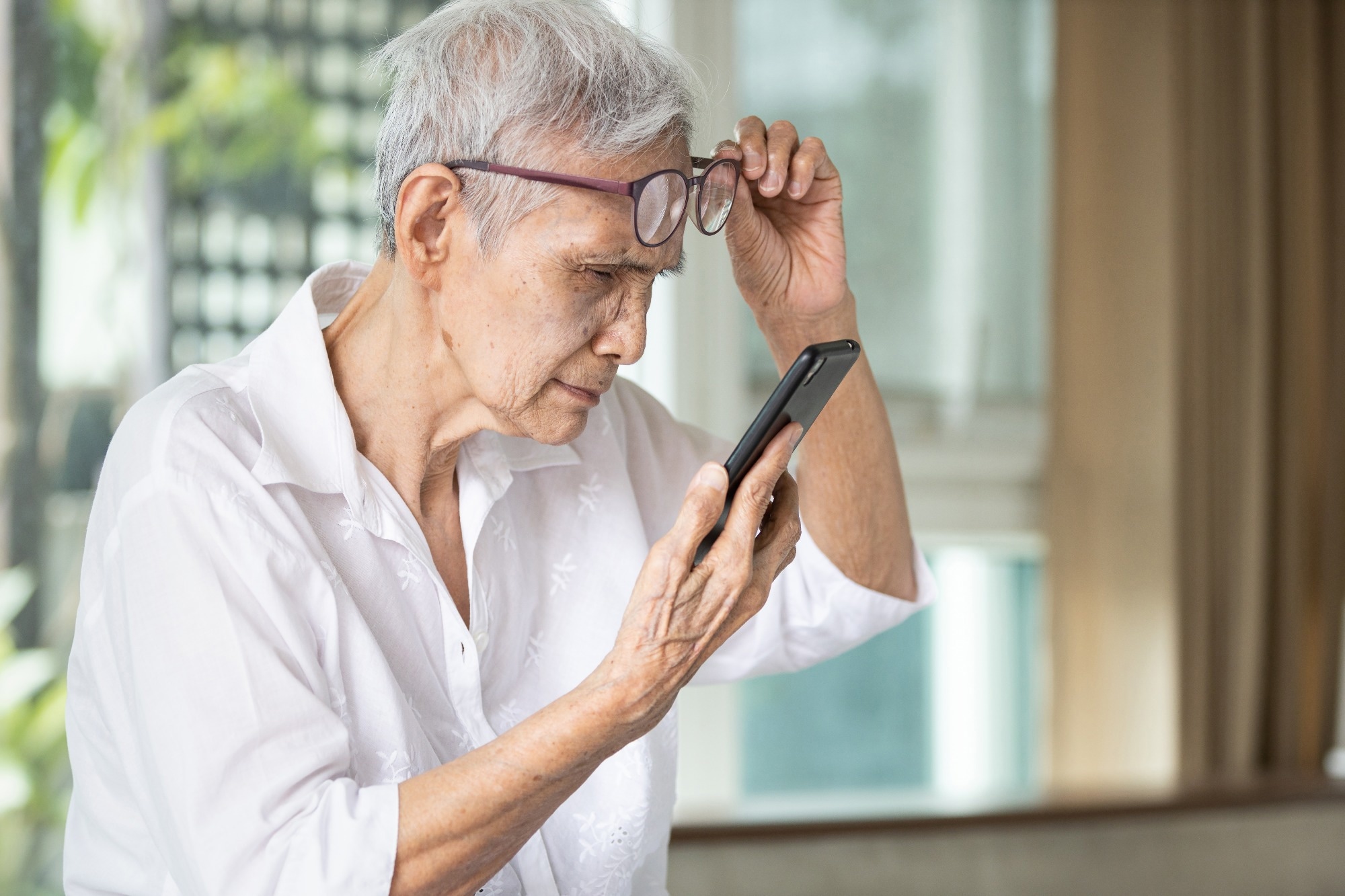 Study: Nighttime Outdoor Artificial Light and Risk of Age-Related Macular Degeneration. Image Credit: CGN089 / Shutterstock