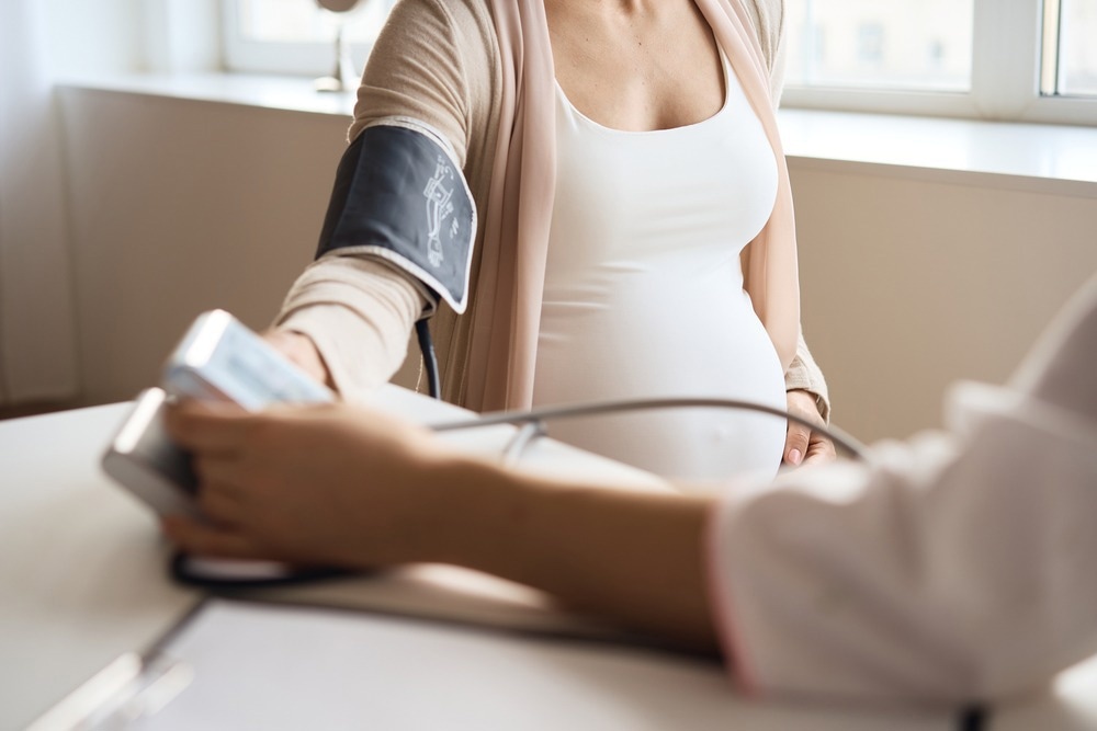 Study: Two Randomized Trials of Low-Dose Calcium Supplementation in Pregnancy. Image Credit: Petrovich Nataliya/Shutterstock.com