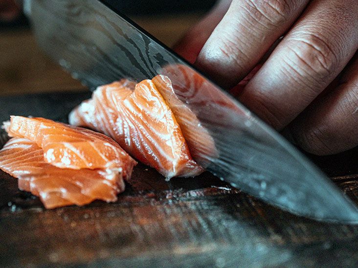 Des scientifiques découvrent dans le saumon des composés susceptibles de réduire le taux de cholestérol et le risque de maladie cardiaque