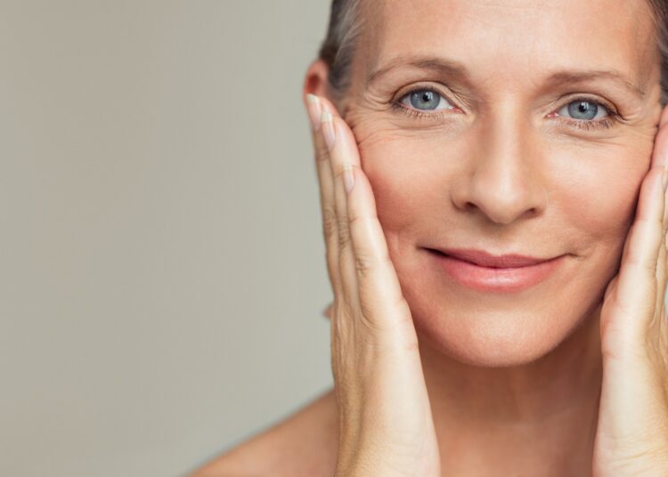 Study: Implications for cumulative and prolonged clinical improvement induced by cross-linked hyaluronic acid: An in vivo biochemical/microscopic study in humans. Image Credit: Ground Picture/Shutterstock.com