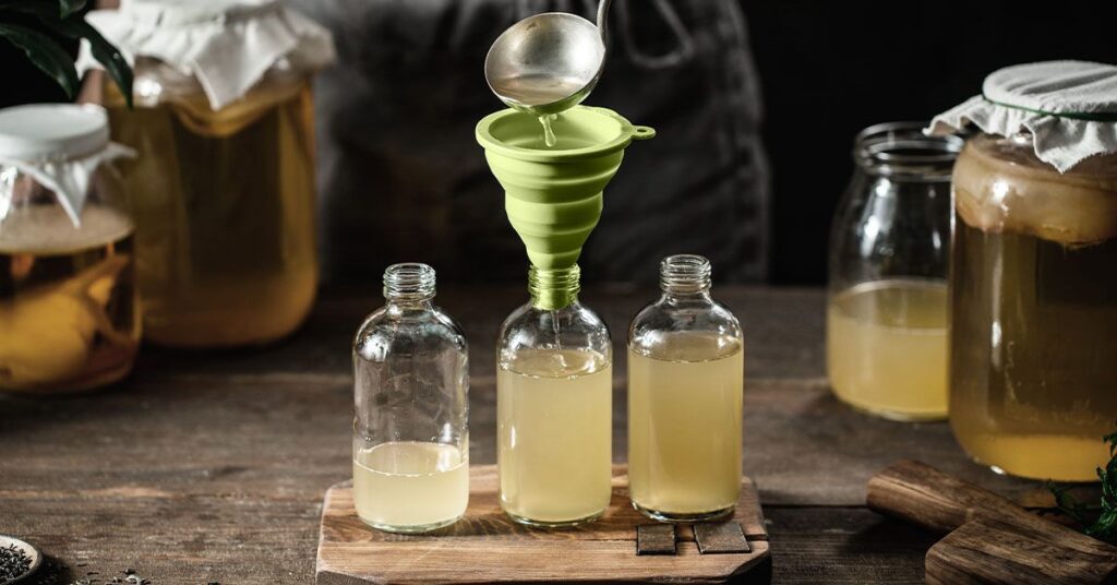 Boire du thé kombucha peut-il aider à réduire les graisses en imitant le jeûne ?