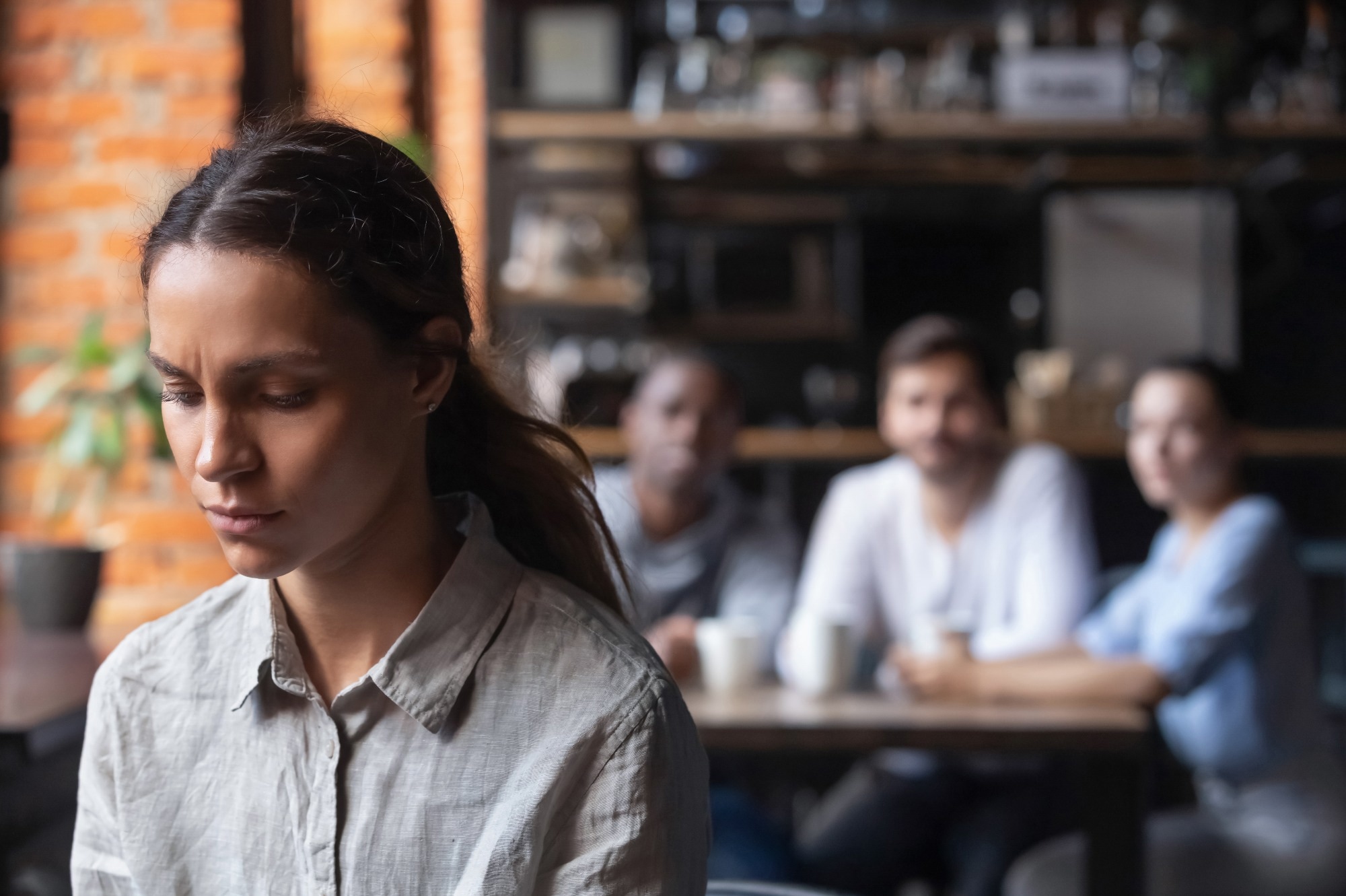 Comment le COVID-19 perturbe la perception sociale et temporelle