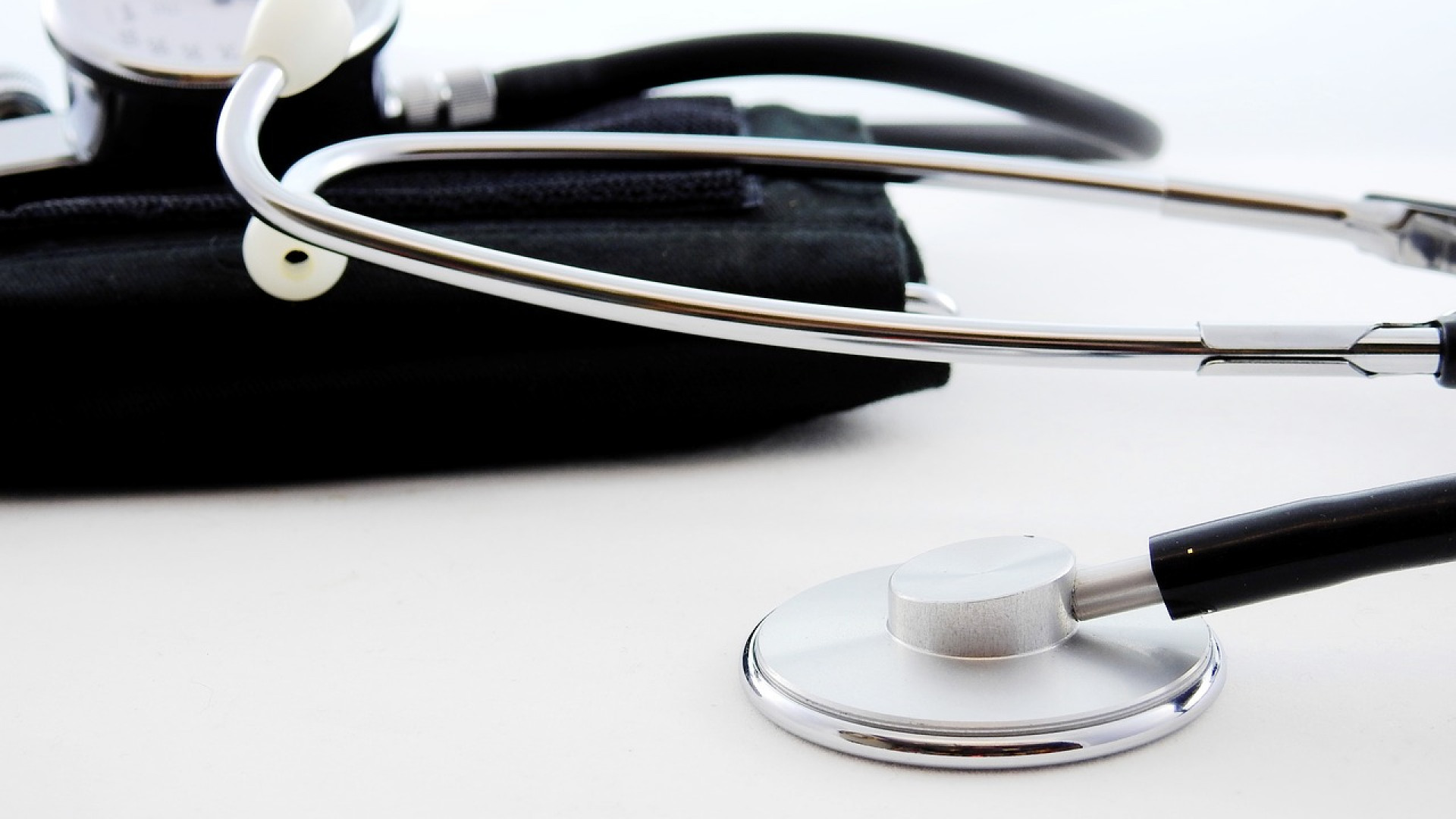 Le rôle des contre-expertises médicales dans la lutte contre les arrêts de travail frauduleux