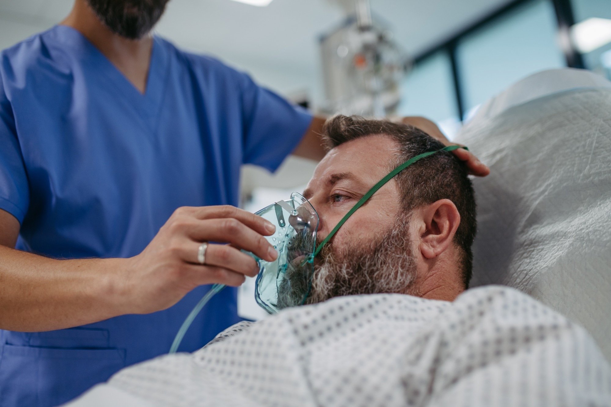 Study: Obesity and age are transmission risk factors for SARS-CoV-2 infection among exposed individuals. Image Credit: Halfpoint / Shutterstock