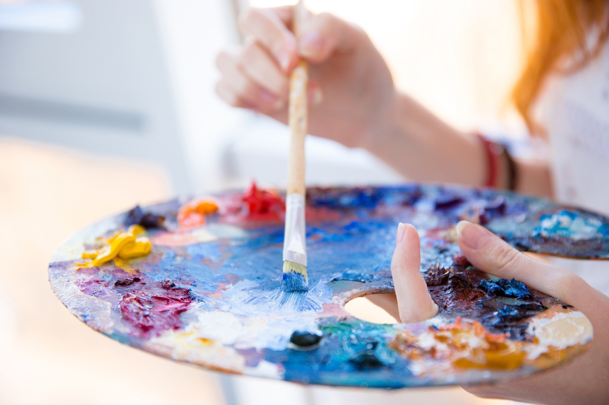 Les arts créatifs et l'artisanat améliorent le bien-être des adultes britanniques