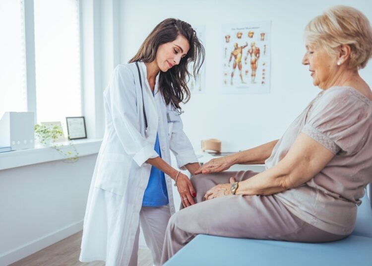 Study: Impact of inflammation on cognitive function in patients with highly inflammatory rheumatoid arthritis. Image Credit: Dragana Gordic/Shutterstock.com