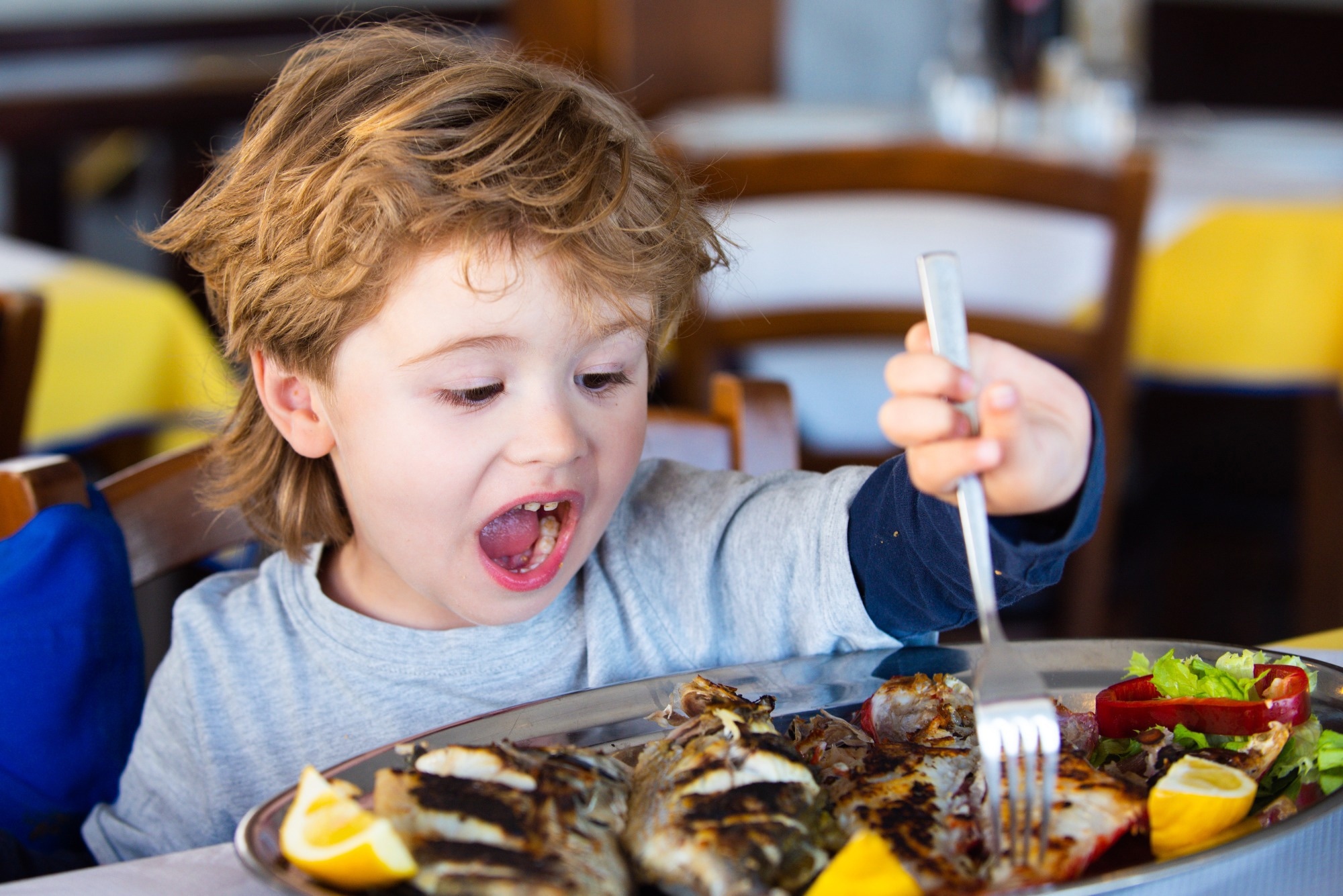 Population Study Article: Adherence to the Mediterranean diet and changes in body mass index. Image Credit: Tverdokhlib / Shutterstock