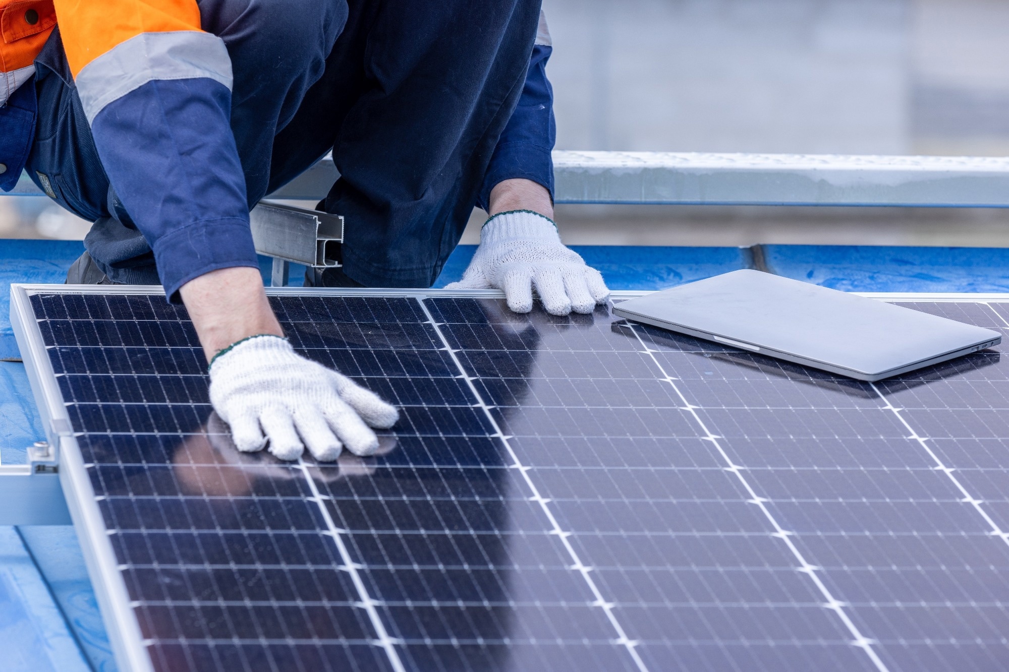 Study: Wearable network for multilevel physical fatigue prediction in manufacturing workers. Image Credit: UNIKYLUCKK / Shutterstock