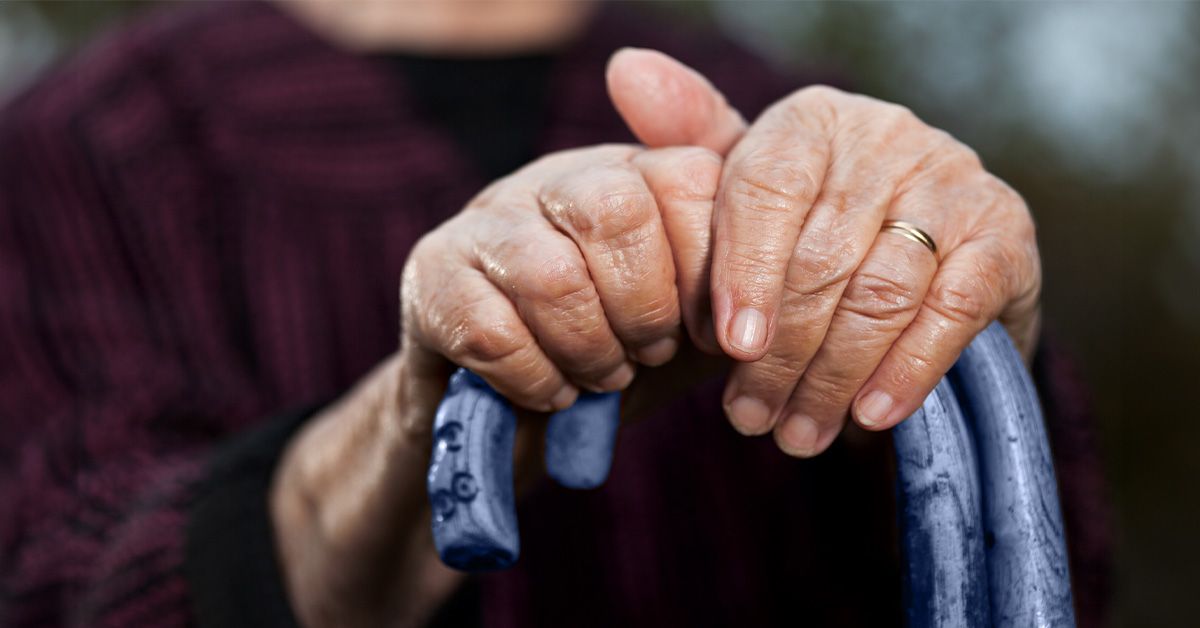 Les chutes peuvent augmenter le risque de démence chez les personnes âgées, selon une étude