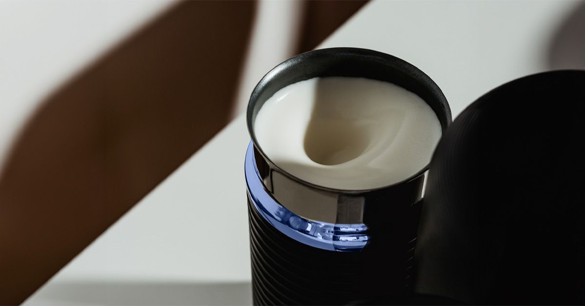 Boire du lait ordinaire est lié à un risque plus élevé de maladie cardiaque chez les femmes