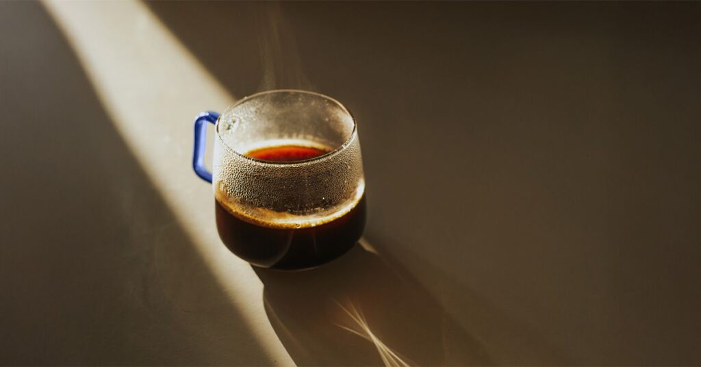 Comment la consommation de café peut-elle modifier votre microbiome intestinal ?